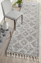 Savanna Diamond Fringe Silver Runner Rug