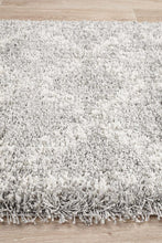 Savanna Diamond Fringe Silver Runner Rug
