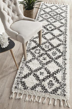 Savanna White Runner Rug