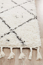 Savanna White Runner Rug