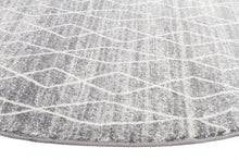 Evoke Remy Silver Transitional Round Rug