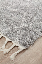 Savanna Diamond Silver Runner Rug