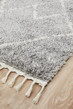 Savanna Diamond Pattern Silver Rug