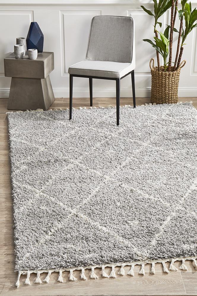Savanna Diamond Pattern Silver Rug